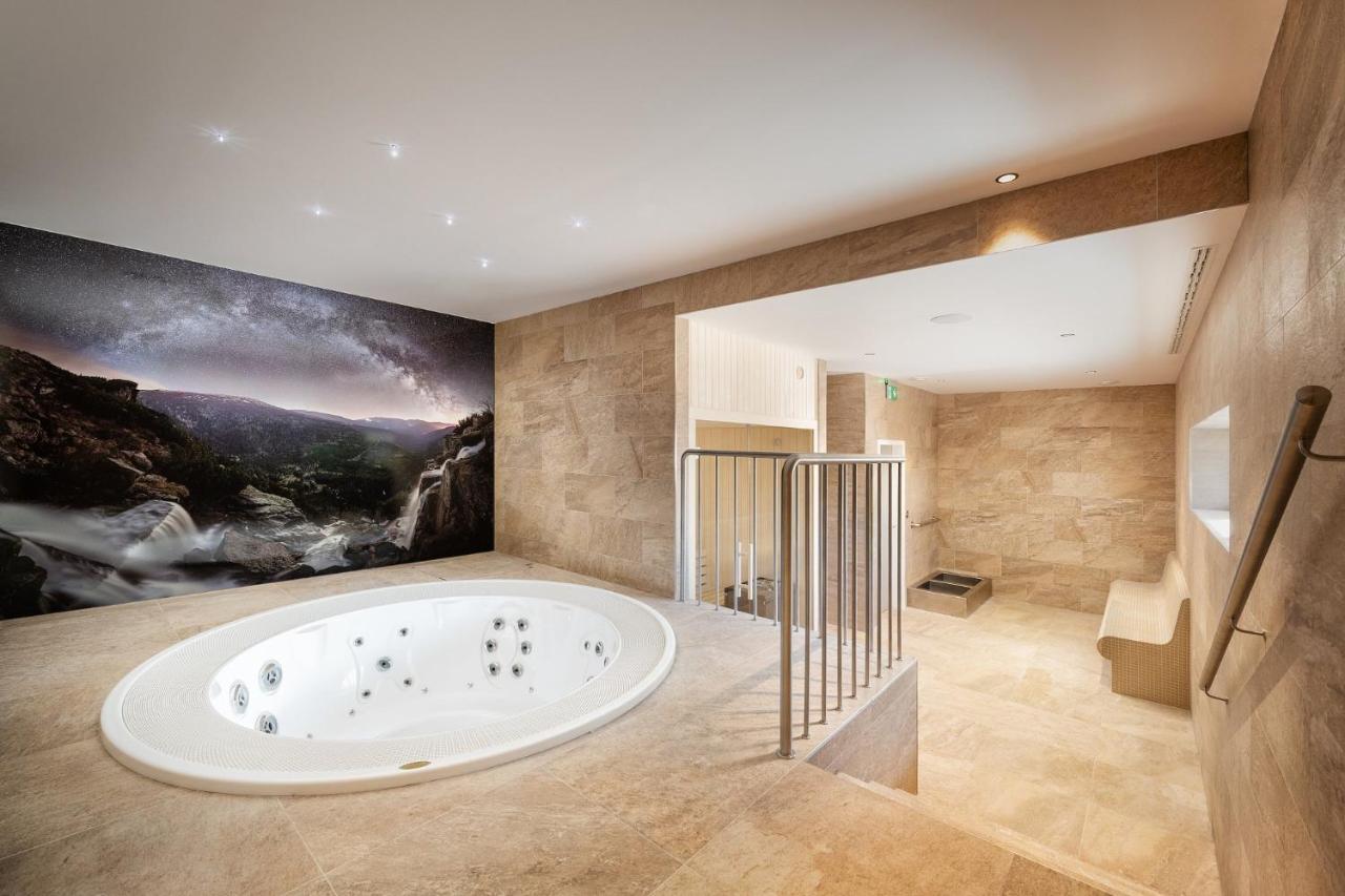 Apartmany Horska, Vrchlabí エクステリア 写真